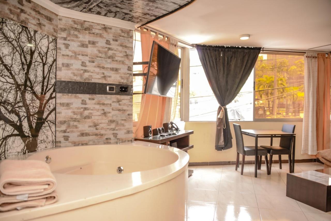 Calle 10 Suites เมเดยิน ภายนอก รูปภาพ